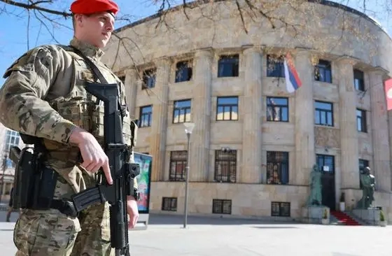 Pojačane sigurnosne mjere: SAJ i "Vihor" ispred Palate RS